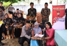 Menyongsong Hari Bhayangkara KE -80 Polres Kaur Peduli, Tembus Akses Terpencil Salurkan Bantuan Sosial Untuk Warga Kurang Mampu