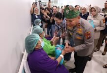 Kolaborasi Kemanusiaan, Polda Riau Bantu 310 Warga Ikut Operasi Katarak Gratis