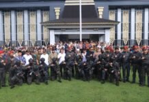 Wakapolda Bengkulu Hadiri Latihan Operasi Khusus Pembebasan Sandera Kopassus di Halaman Kantor Gubernur
