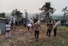 Piket Polres Seluma bersama dinas terkait padamkan kebakaran milik Pemda Seluma