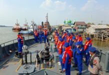 Polri Perkuat Operasi SAR KM Virgo Transport 8, Tiga Kapal Polisi Diberangkatkan