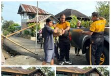 Polri Bersama Warga Bersihkan Puing Kebakaran Rumah di Desa Tik Tebing, Salurkan Bantuan Sembako